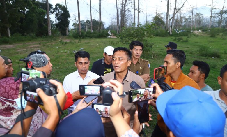 Konfrensi Pers yang digelar Bupati Loteng, HL Pathul Bahri SIp di lokasi Sirkuit Lantan.
